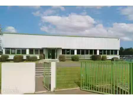 local d'activité 2 970 m²