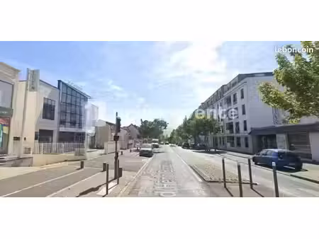 local commercial 692 m²