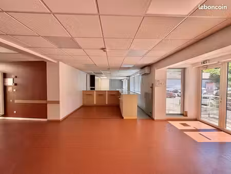 immeuble 16 pièces 478 m²