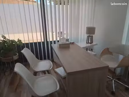 location d'un bureau de consultation meublé