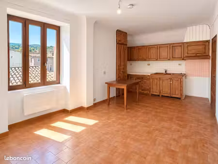 t3 lumineux – 2 chambres – apt centre – 587
