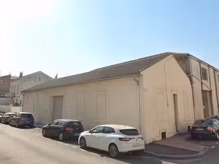 entrepot 200m²