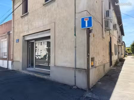 ⭐ à louer – local professionnel 45 m² – avignon ⭐ ◊ emplacement privilégié – route de mont