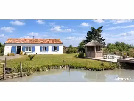 longère au cœur de 4 hectares de nature