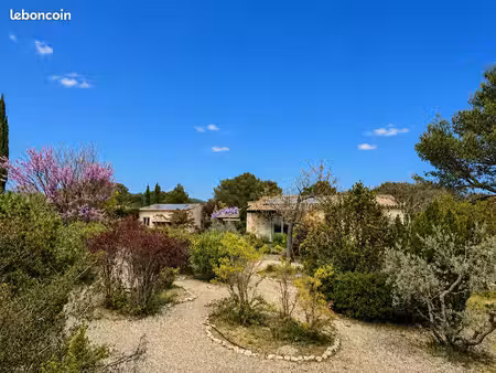 particulier vend maison plain-pied  piscine  studio  grand garage
