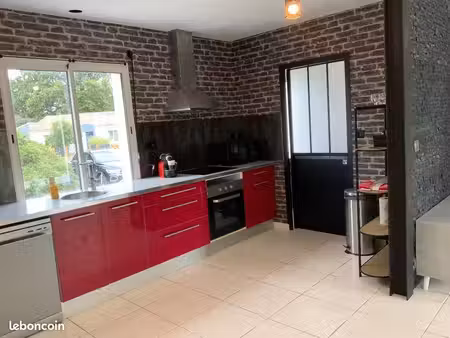 maison meublée 5 pièces 105 m²classée b en lotissement résidentiel rocheservière