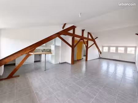 appartement t3bis 90m²  centre de montpezat-de-quercy