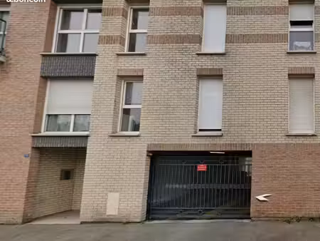 location parking 15 mn a pied hyper centre