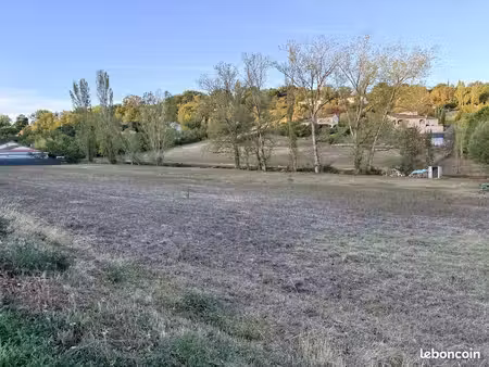 terrain à bâtir de 2550 m² à puygouzon (81)