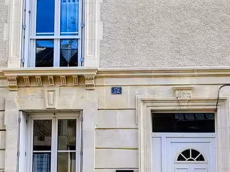 maison de bourg 3 pièces 1 chambre  cour  grange
