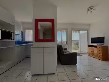 carqueiranne — appartement 35 m² vue mer — 235 000