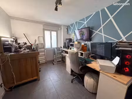local idéal profession libérale ou artisanale + t3 en duplex au dessus