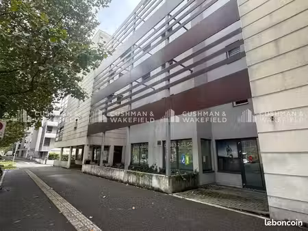 bureaux 225 m²