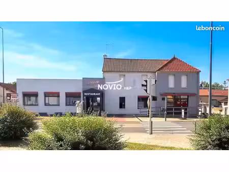 restaurant 600 m² beaumont-saint-cyr