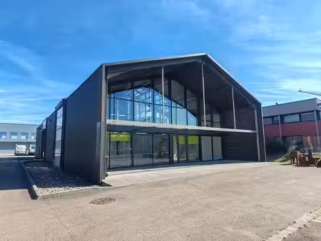 location local commercial avec bureaux  atelier/stockage  showroom  cuisine  vestiaires & 