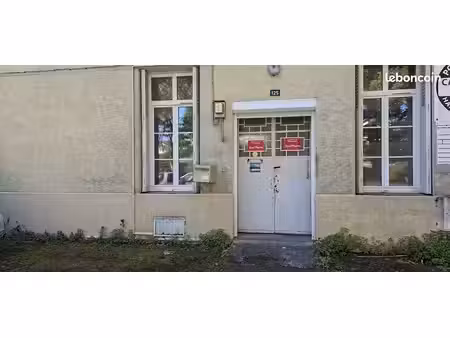 local commercial de 60 m2 pouvant être aménagé en appartement