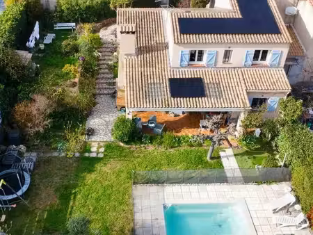 maison 101m2 avec jardin piscine et garage quartier calme sans vis à vis