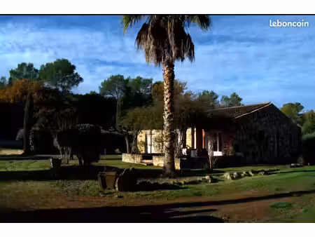 villa en pierre