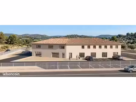 néoules – local dans bâtiment neuf (vefa) 31 m² en rdc  visible depuis la rd554