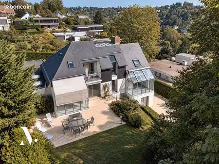 maison 10 pièces 260 m²