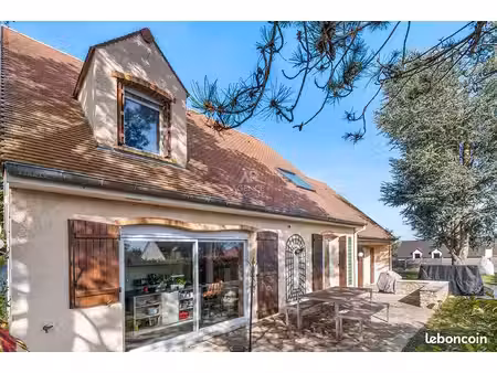 maison 8 pièces 204 m²