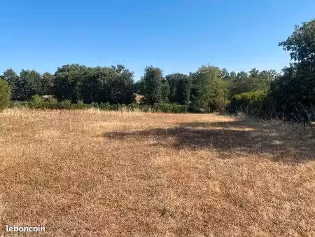 terrain 1 430 m² varennes