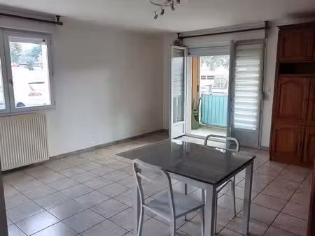 studio 33m2 avec loggia et parking à vigneux sur seine