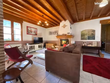 chalet 6 pièces 145 m²