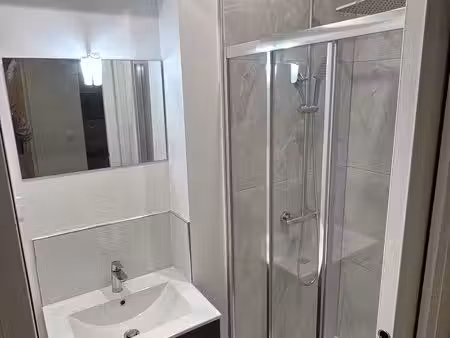 t2 meubler proche centre ville 35m2 garantie visal phisique état neuf première utilisation