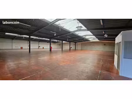 local industriel 1 457 m²
