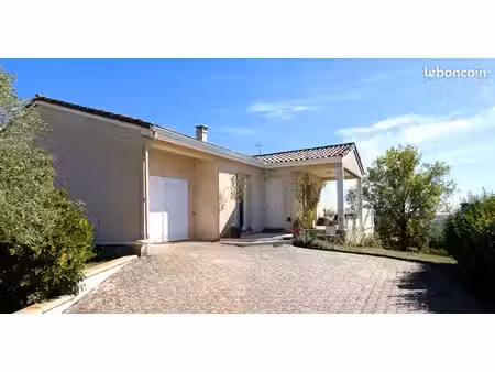 villa plain-pied avec garage et superbe vue