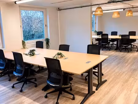 bureaux 230 m² clé en main – entièrement rénovés  meublés & équipés – lognes
