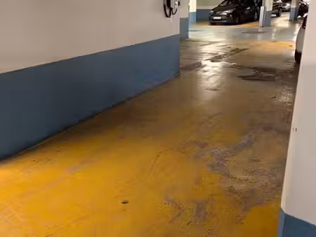 parking avec borne recharge électrique