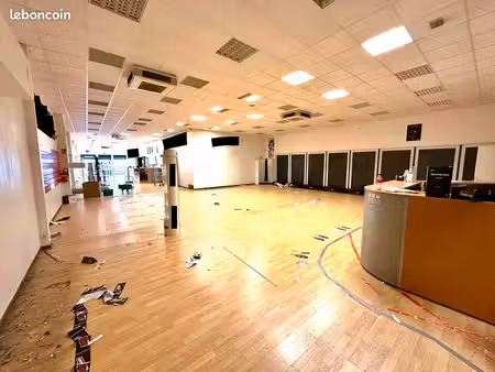 local d'activite 710 m² pontault combault