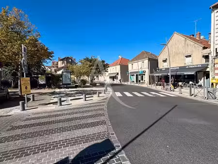 local commercial 83 m² torcy