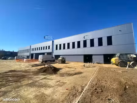 local bureaux 1 627 m²