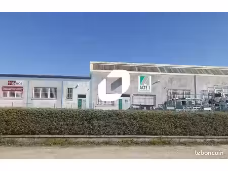 local d'activité 1 338 m²