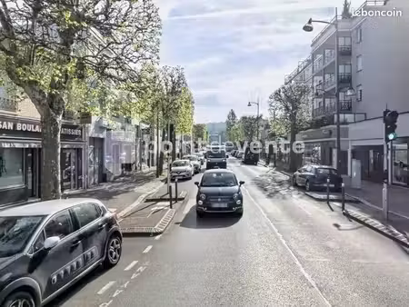 local commercial 65 m²