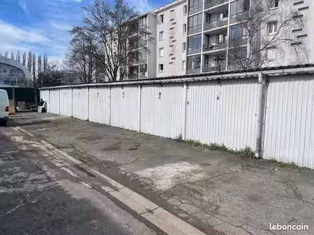 box / garage à louer – villeneuve-le-roi – 150