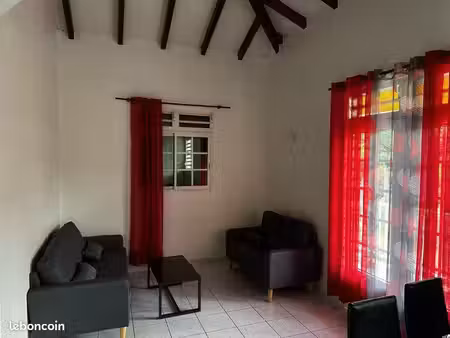 maison  deux chambres avec une mezzanine et une pergola 1100