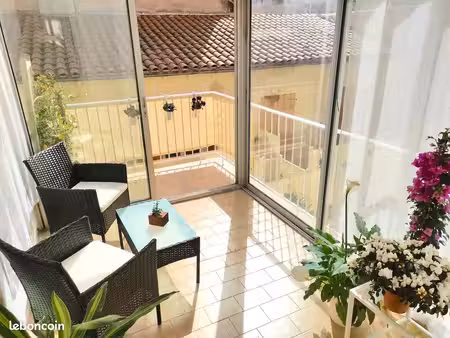 très beau deux pièces meublé avec véranda centre-ville