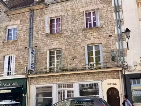 falaise centre – ancien hôtel-restaurant à fort potentiel – division possible