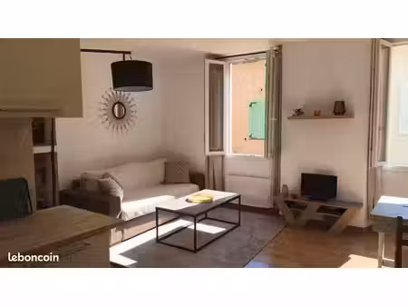 t2 meublé 40m2 - rénové et entièrement équipé - callian village