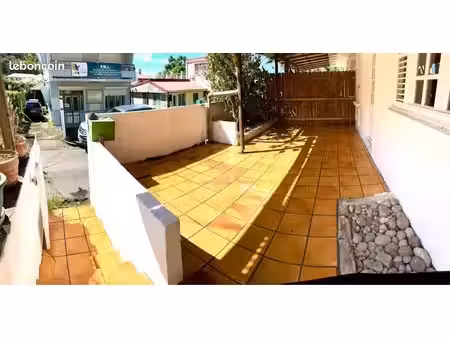 grand f1 (studio ) avec terrasse