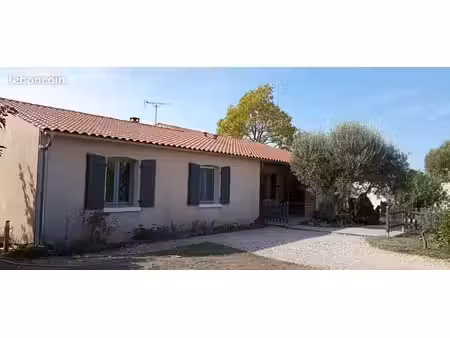 rare salles sur mer : maison 170m2 - 6 pièces sur terrain de 982m2 avec piscine
