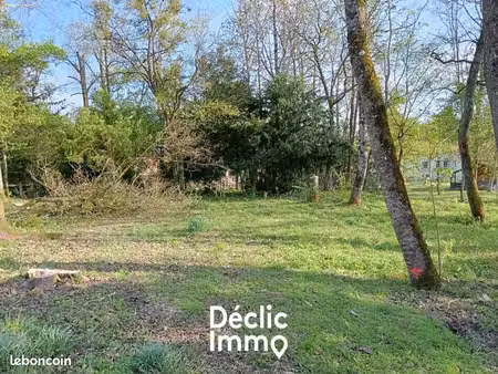 terrain 1 034 m² saintes