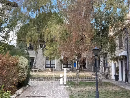 barbizon coeur de village duplex de 66 m² avec 2 places de parking prives