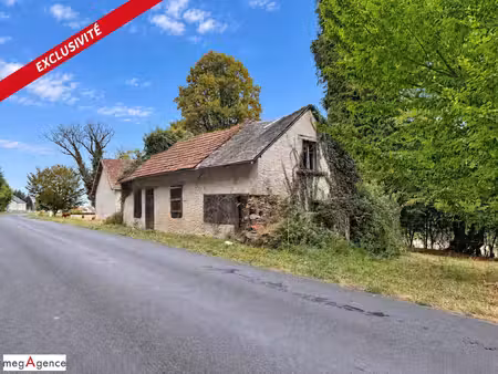 grange en pierres et parpaings avec maison à restaurer