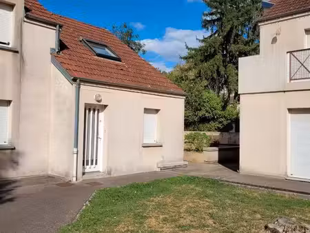 beau t2bis en duplex de style maisonnette surface développée 56m2 et loi carrez 40 5m2 pro
