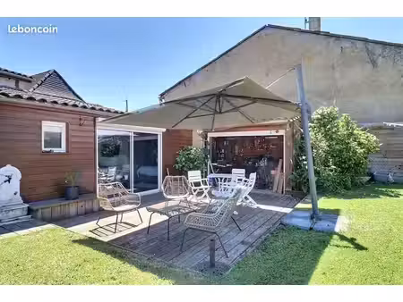 maison 9 pièces 202 m²